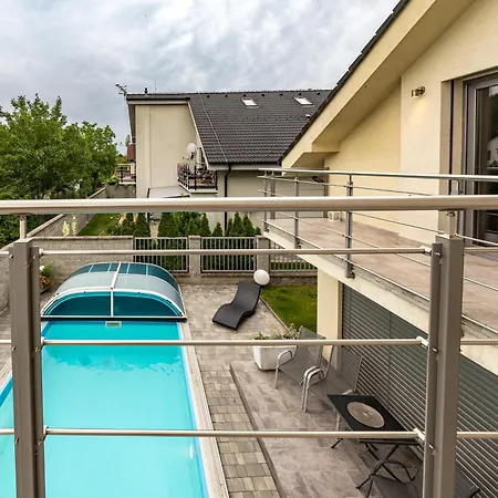 S Wellnes براتسيلافا